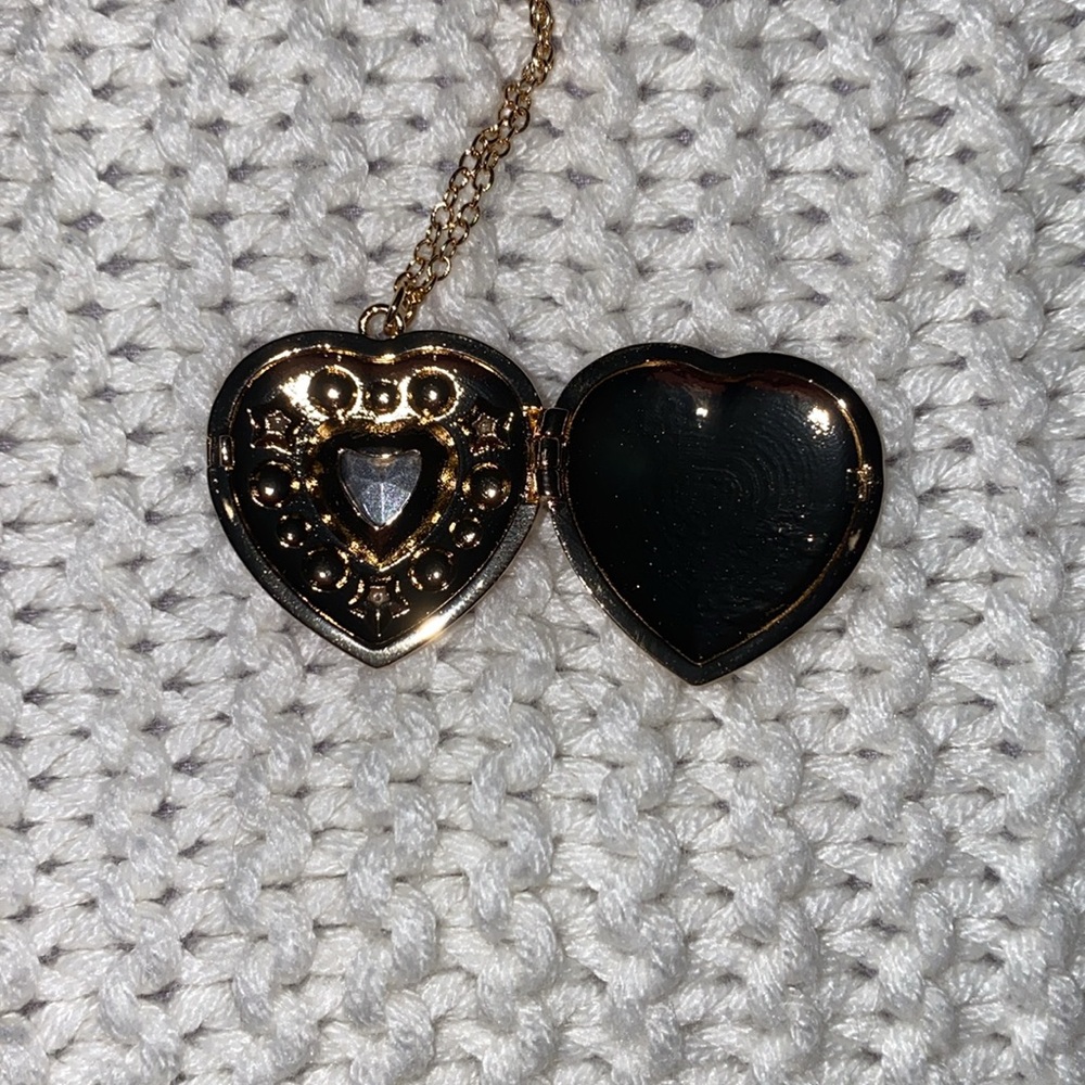 Heart Locket - Picture 3 of 3